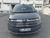 Second-hand VW Multivan Style 150 CP (110 kW) 2023 Gri Monovolum