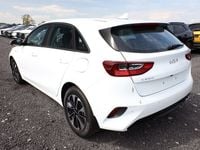 Neu Kia Ceed 140 PS (102 kW) 2025 Weiss Kleinwagen