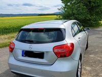 Gebraucht Mercedes A180 Style 122 PS (89 kW) 2014 Silber Kleinwagen