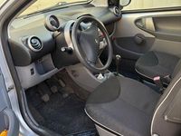 Gebraucht Peugeot 107 68 PS (50 kW) 2009 Silber Kleinwagen