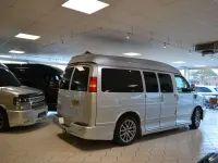 Usado Chevrolet Express 314 CV (230 kW) 2014 Plateado Monovolumen