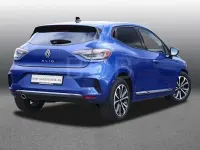 Używany Renault Clio V Techno 91 KM (66 kW) 2025 Niebieski Sedan/Limuzyna