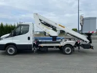 Second-hand Iveco Daily 136 CP (100 kW) 2022 Alb Van