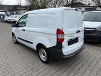 Gebraucht Ford Transit 101 PS (74 kW) 2022 Weiß Van / Kleinbus