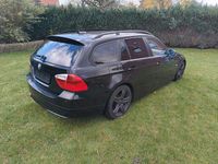 Gebraucht BMW 320 177 PS (130 kW) 2008 Schwarz Kombi