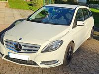 Gebraucht Mercedes B180 122 PS (89 kW) 2014 Weiß Van / Kleinbus