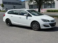 Gebraucht Opel Astra Selection 110 PS (80 kW) 2013 Weiß Kombi