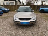 Gebraucht Ford Mondeo 125 PS (91 kW) 2003 Gold Limousine