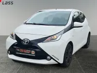 Gebraucht Toyota Aygo X-play 69 PS (50 kW) 2016 Weiß Kleinwagen