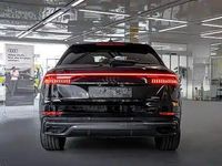 Gebraucht Audi Q8 Competition 381 PS (280 kW) 2023 Mythosschwarz (metallic) SUV