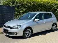 Gebraucht VW Golf VI 105 PS (77 kW) 2009 Silber Kleinwagen