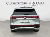 Neu VW Tayron R-line 193 PS (141 kW) 2026 Oyster silver metallic SUV