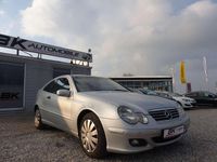 Gebraucht Mercedes C200 163 PS (119 kW) 2004 Iridiumsilber  metalliclack Kleinwagen