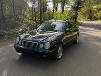 Gebraucht Mercedes E280 Avantgarde 204 PS (150 kW) 2001 Blau Limousine