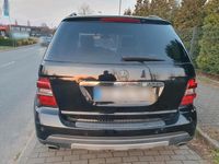 Gebraucht Mercedes ML320 224 PS (164 kW) 2005 Schwarz SUV