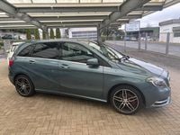 Gebraucht Mercedes B200 156 PS (114 kW) 2014 Blau Van / Kleinbus