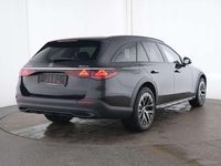 Gebraucht Mercedes E300 Night 313 PS (230 kW) 2025 Metalliclack obsidianschwarz Kombi