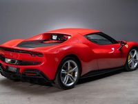 Gebraucht Ferrari 296 632 PS (464 kW) 2022 Rot