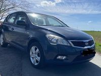 Gebraucht Kia Ceed Attract 90 PS (66 kW) 2010 Blau Kleinwagen