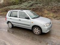 Usado Mazda Demio 63 HP (46 kW) 2000 Prateado Citadino