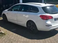 Gebraucht Opel Astra 140 PS (102 kW) 2011 Weiß Kombi