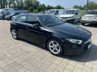 Gebraucht Mercedes A180 116 PS (85 kW) 2020 Kosmosschwarz  metalliclack Kleinwagen