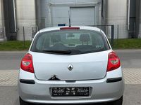 Gebraucht Renault Clio II 116 PS (85 kW) 2008 Silber Kleinwagen