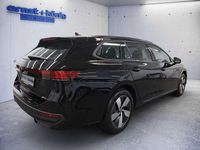 Neu VW Passat 150 PS (110 kW) 2026 Grenadilla black metallic Kombi