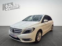 Gebraucht Mercedes B200 156 PS (114 kW) 2015 Weiß Van / Kleinbus