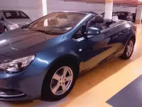 Gebraucht Opel Cascada Innovation 140 PS (102 kW) 2014 Blau Cabrio