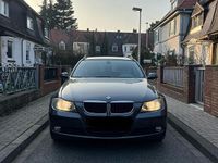 Gebraucht BMW 320 150 PS (110 kW) 2007 Grau Kombi