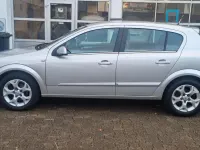Gebraucht Opel Astra 105 PS (77 kW) 2006 Silber Limousine