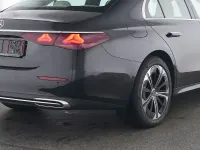 Gebraucht Mercedes E300 Avantgarde 204 PS (150 kW) 2025 Schwarz Limousine