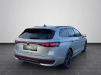 Gebraucht VW Passat R-line 150 PS (110 kW) 2026 Oyster silver metallic (metallic) Limousine