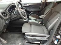Gebraucht Ford Focus Cool & Connect 120 PS (88 kW) 2023 Agate black metallic Kombi