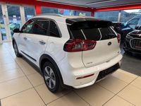 Gebraucht Kia Niro Vision 105 PS (77 kW) 2016 Weiß SUV