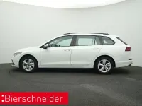 Gebraucht VW Golf VIII Life 150 PS (110 kW) 2025 Weiss Kombi