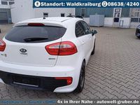 Gebraucht Kia Rio 109 PS (80 kW) 2016 Weiß Limousine