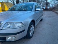 Gebraucht Skoda Octavia 101 PS (74 kW) 2004 Silber Limousine