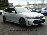 Gebraucht BMW 330e Performance 292 PS (214 kW) 2024 Alpinweiã 3 Kombi