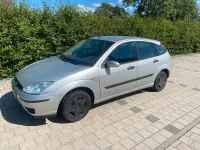 Gebraucht Ford Focus 75 PS (55 kW) 2002 Silber Limousine