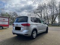 Gebraucht VW Touran 150 PS (110 kW) 2021 Grau Van / Kleinbus