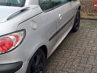Gebraucht Peugeot 206 CC 110 PS (80 kW) 2002 Silber Cabrio