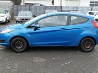 Gebraucht Ford Fiesta Trend 80 PS (58 kW) 2014 Blau Kleinwagen