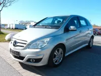 Używany Mercedes B200 140 KM (102 kW) 2011 Srebrny Minivan