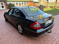 Gebraucht Mercedes E220 Avantgarde 170 PS (125 kW) 2006 Schwarz Limousine