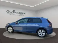 Gebraucht VW Golf VIII Style 150 PS (110 kW) 2025 Blau Limousine