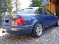 Używany Audi A4 150 KM (110 kW) 1995 Niebieski Sedan/Limuzyna