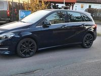 Gebraucht Mercedes B200 136 PS (100 kW) 2017 Blau Van / Kleinbus