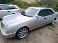 Gebraucht Mercedes E200 136 PS (100 kW) 1996 Silber Limousine